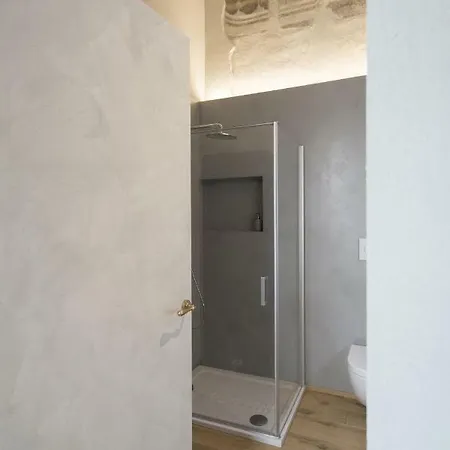 Affrescato 180mq In Palazzo Del 600 A Appartamento